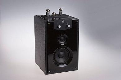 《猎魔人》小说新书聚焦青年杰洛特 理想主义与现实碰撞